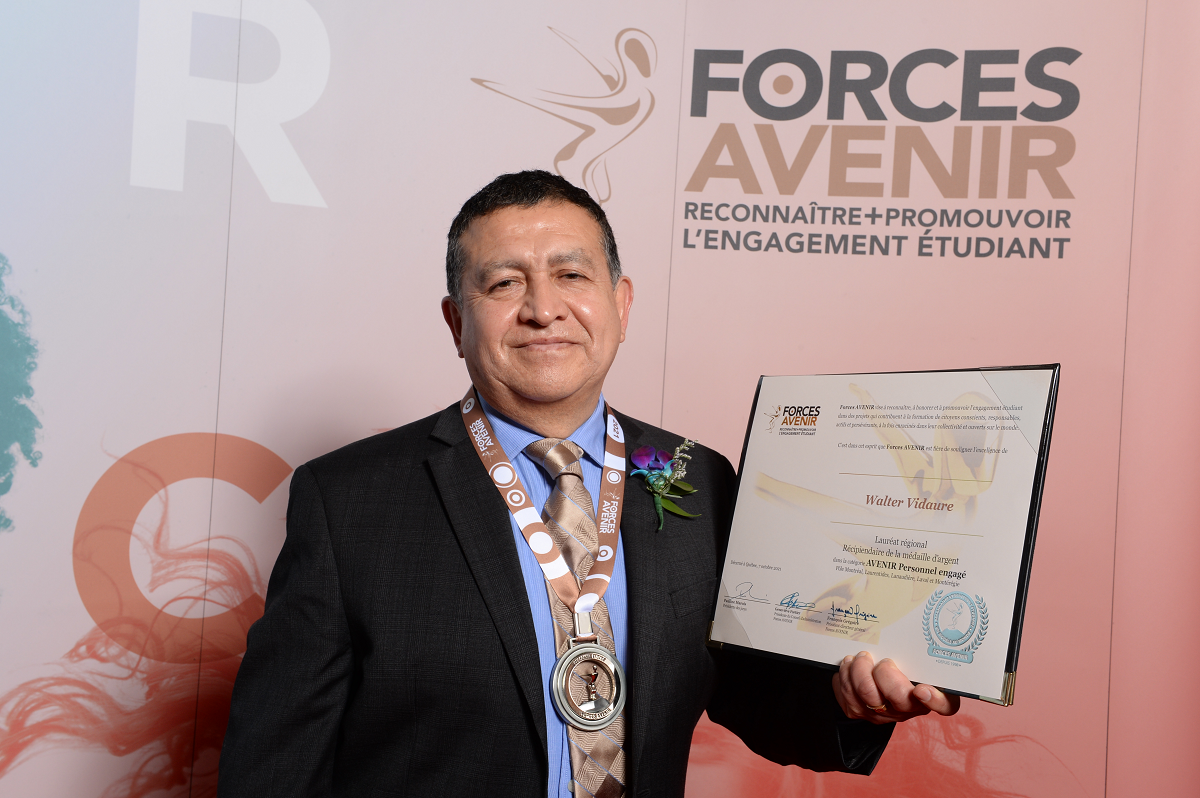 Walter Vidaure, gagnant du prix Coup de cœur régional lors du Gala Forces AVENIR!